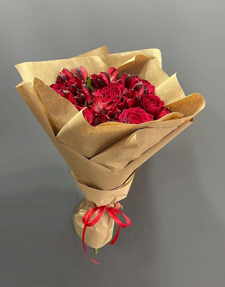 Букет цветов из: Альстромерии и Розы в Дыдымкине