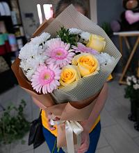 Букет цветов из:  Герберы, Розы и Хризантемы в Дыдымкине
