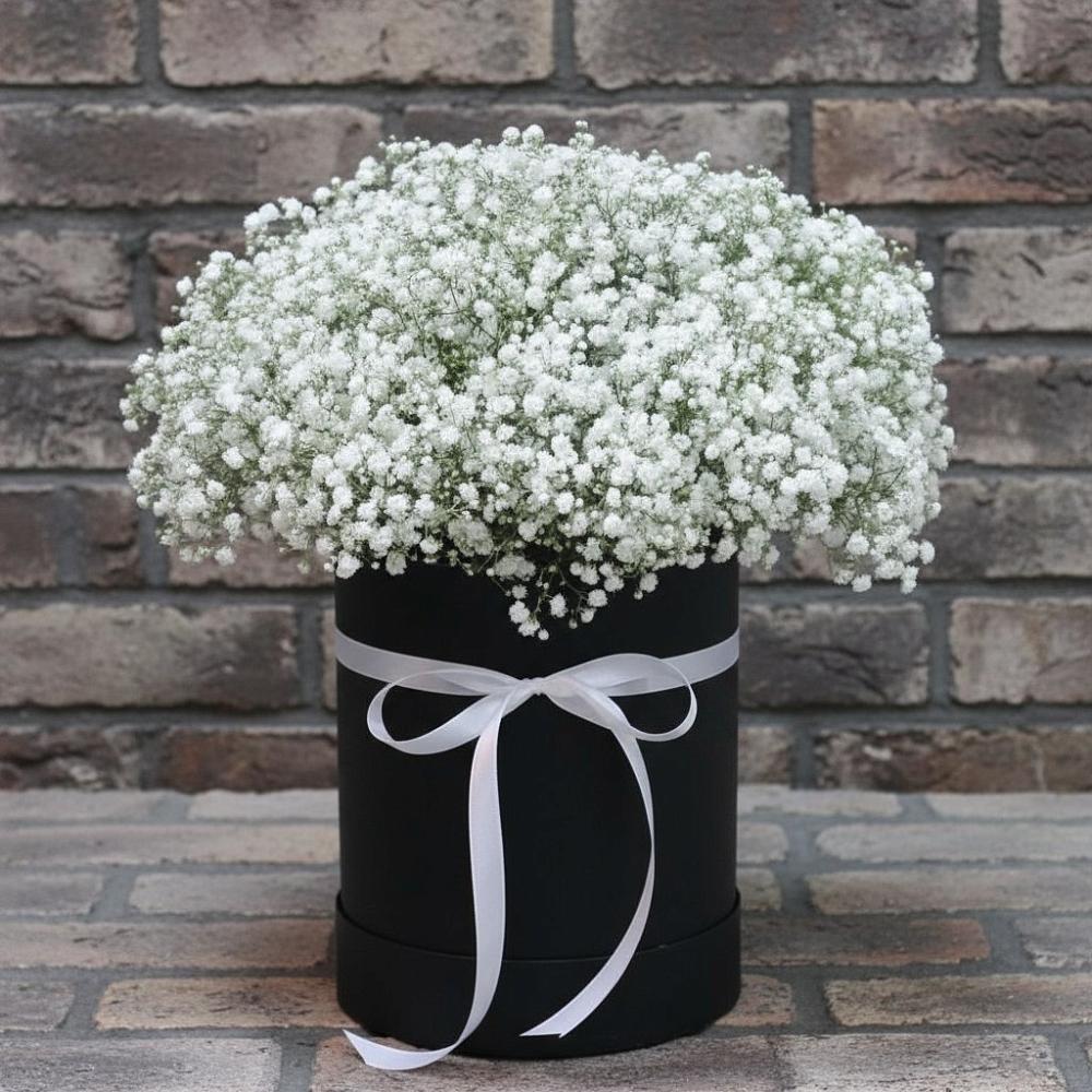 Цветочная композиция из Гипсофила в шляпной коробке в Дыдымкине