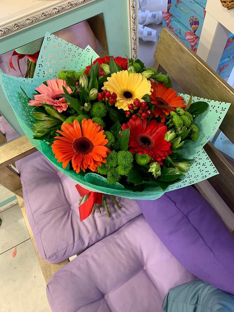 Букет цветов из: Герберы, Хризантемы и Альстромерии в Дыдымкине