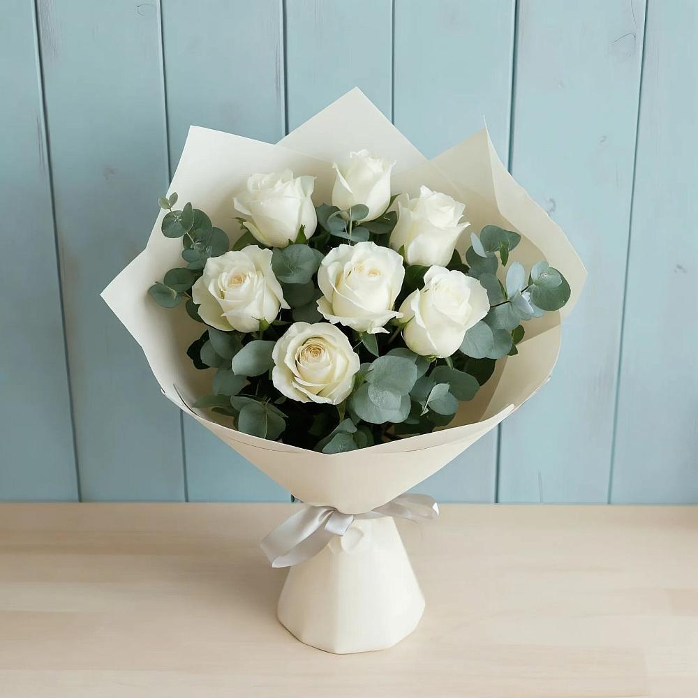 Букет Белые розы в Эвкалипте в Дыдымкине