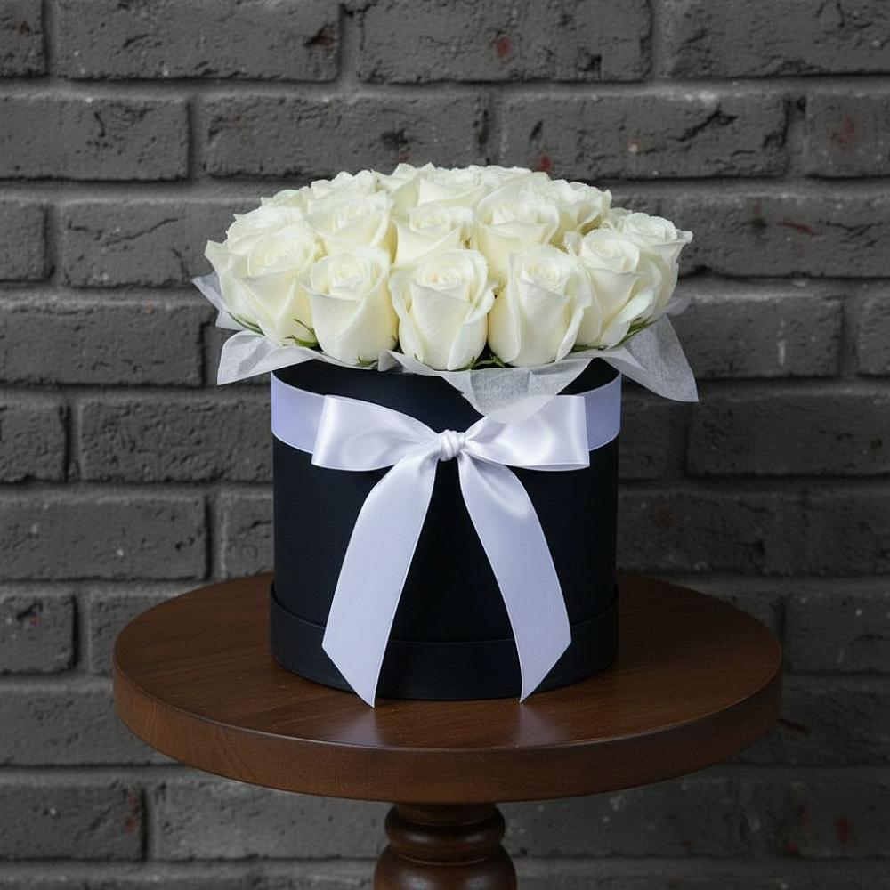 Цветочная композиция из Розы в шляпной коробке в Дыдымкине