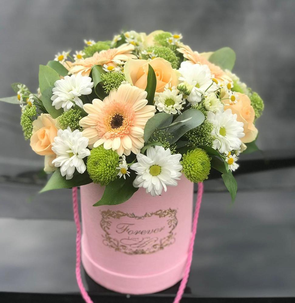 Цветочная композиция из Розы, Герберы и Хризантемы в шляпной коробке в Дыдымкине